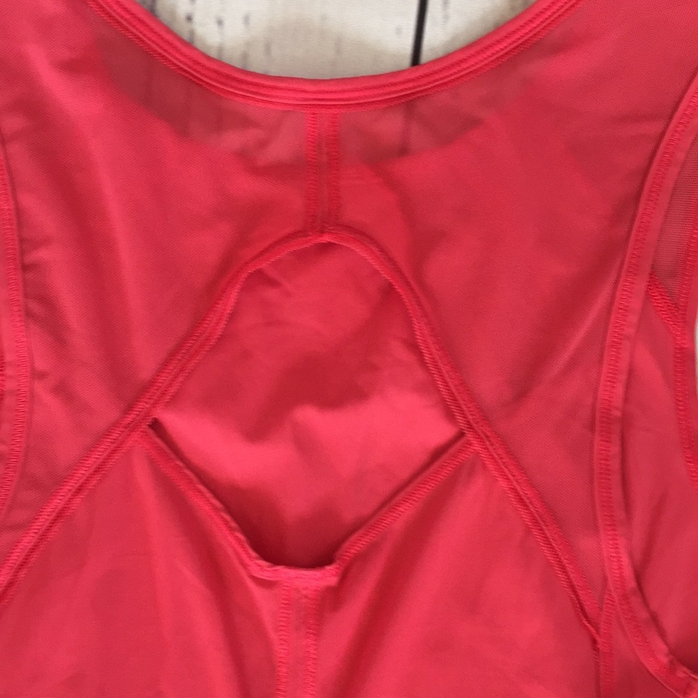 SOLD!!🎉🎉🎉🎉lululemon top - Picture 5 of 6